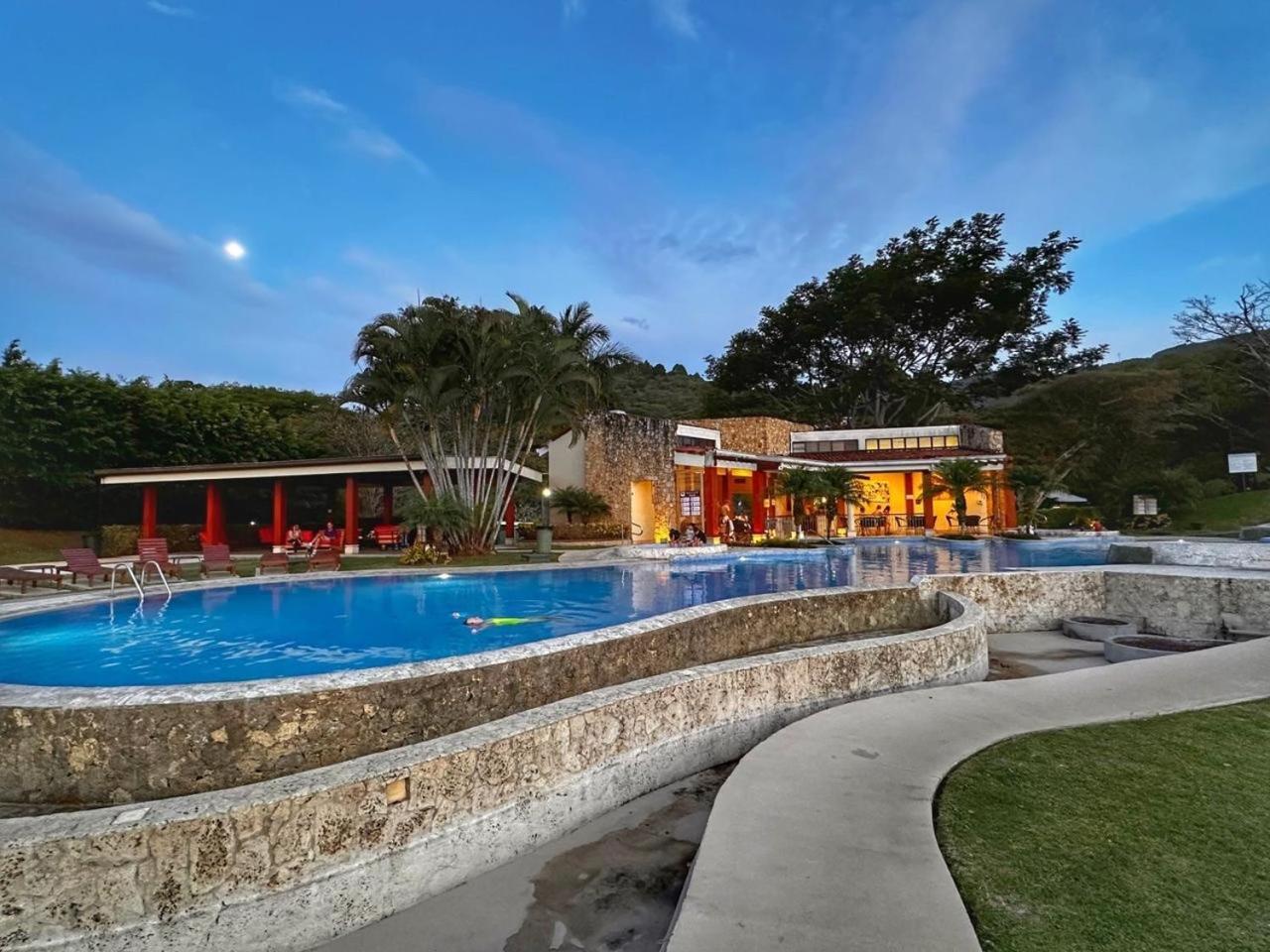Cr Mariposa Rentals Comfortable Penthouse, Ac, Pool, Gym, Tennis Santa Ana  Exteriör bild