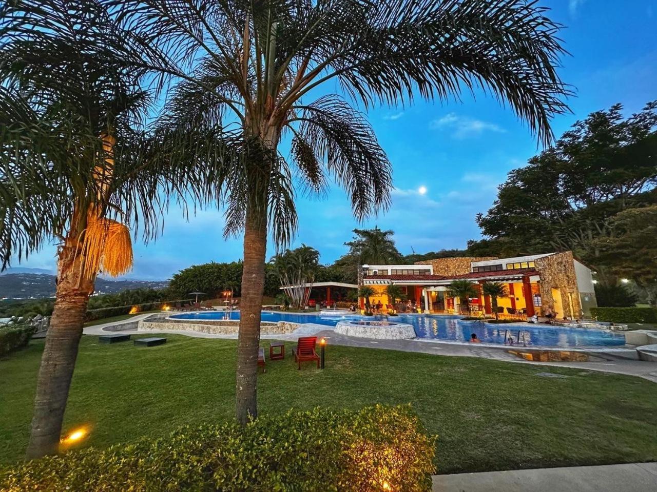 Cr Mariposa Rentals Comfortable Penthouse, Ac, Pool, Gym, Tennis Santa Ana  Exteriör bild